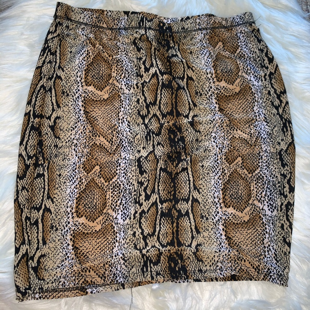 Snake & Leopard Print Two Piece Crop And Skirt Set - image 4